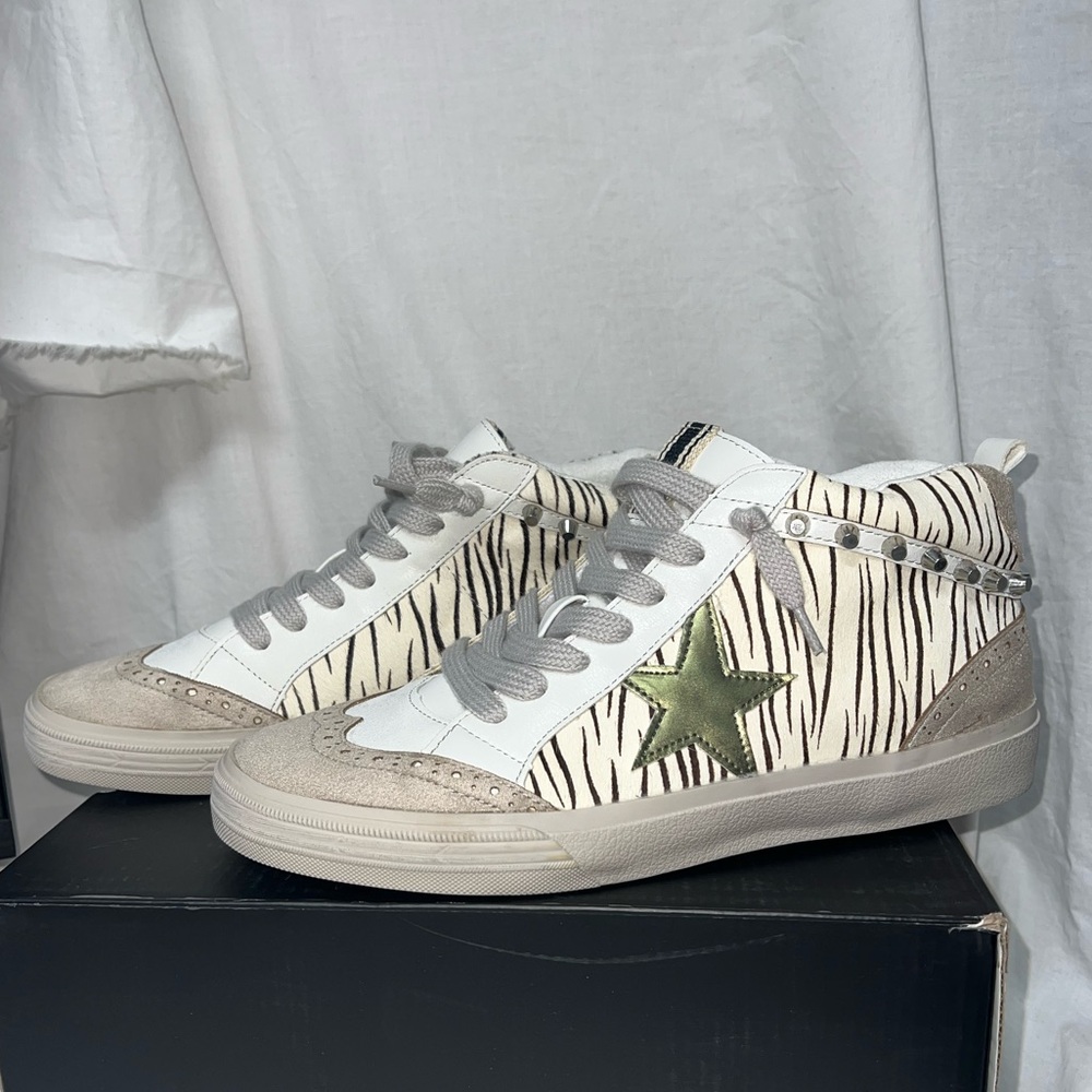 Shushop Paulina High Top zebra hair sneaker size 10